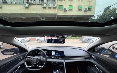 Hyundai Elantra, 2022 год, 1 530 000 рублей, 13 фотография