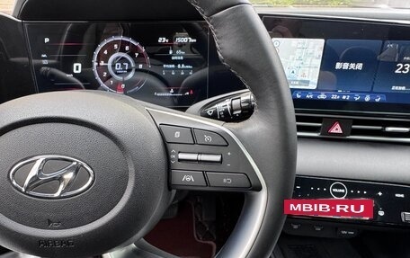 Hyundai Elantra, 2022 год, 1 530 000 рублей, 16 фотография