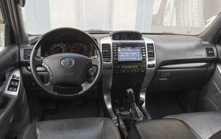 Toyota Land Cruiser Prado 120 рестайлинг, 2007 год, 2 399 000 рублей, 6 фотография