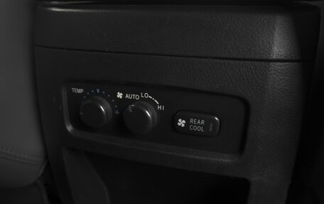 Toyota Land Cruiser Prado 120 рестайлинг, 2007 год, 2 399 000 рублей, 16 фотография