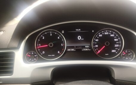 Volkswagen Touareg III, 2012 год, 1 899 999 рублей, 4 фотография