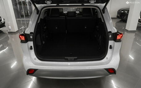 Toyota Highlander, 2025 год, 6 500 000 рублей, 29 фотография