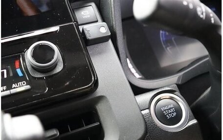 Toyota Sienta, 2022 год, 1 700 000 рублей, 19 фотография