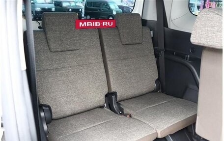 Toyota Sienta, 2022 год, 1 700 000 рублей, 36 фотография