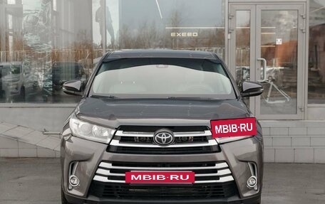 Toyota Highlander III, 2018 год, 3 900 000 рублей, 2 фотография