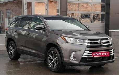 Toyota Highlander III, 2018 год, 3 900 000 рублей, 3 фотография