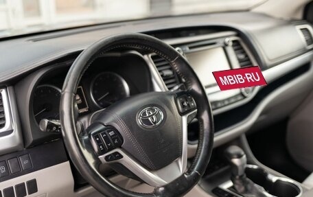 Toyota Highlander III, 2018 год, 3 900 000 рублей, 11 фотография