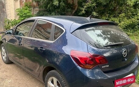 Opel Astra J, 2010 год, 690 000 рублей, 4 фотография