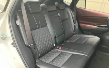 Toyota Harrier, 2019 год, 2 600 000 рублей, 21 фотография