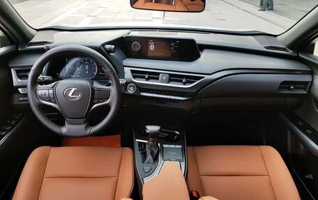 Lexus UX I, 2020 год, 2 468 916 рублей, 5 фотография