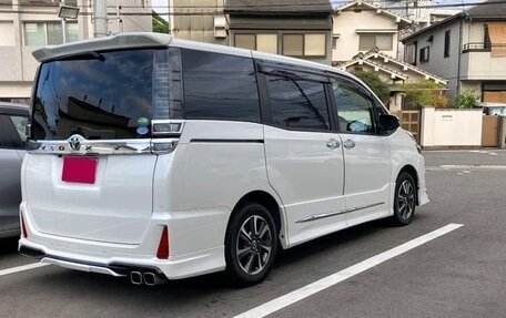 Toyota Voxy III, 2021 год, 2 050 000 рублей, 4 фотография