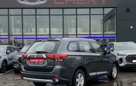 Mitsubishi Outlander III рестайлинг 3, 2015 год, 1 749 000 рублей, 5 фотография