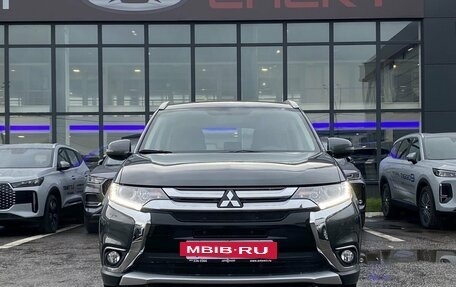 Mitsubishi Outlander III рестайлинг 3, 2015 год, 1 749 000 рублей, 2 фотография