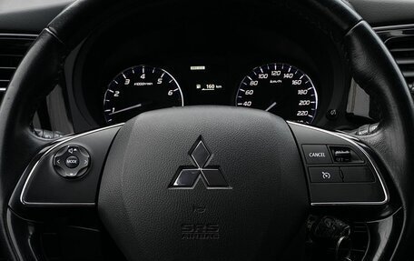 Mitsubishi Outlander III рестайлинг 3, 2015 год, 1 749 000 рублей, 15 фотография