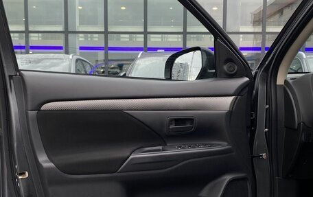 Mitsubishi Outlander III рестайлинг 3, 2015 год, 1 749 000 рублей, 16 фотография