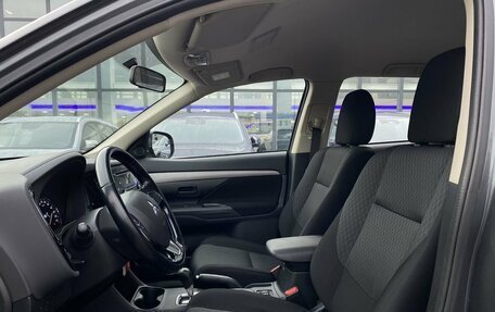 Mitsubishi Outlander III рестайлинг 3, 2015 год, 1 749 000 рублей, 19 фотография