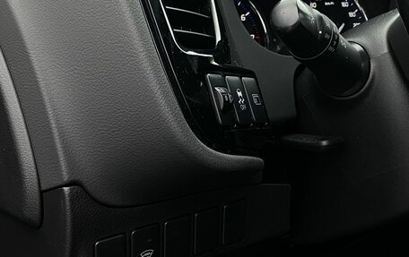 Mitsubishi Outlander III рестайлинг 3, 2015 год, 1 749 000 рублей, 18 фотография