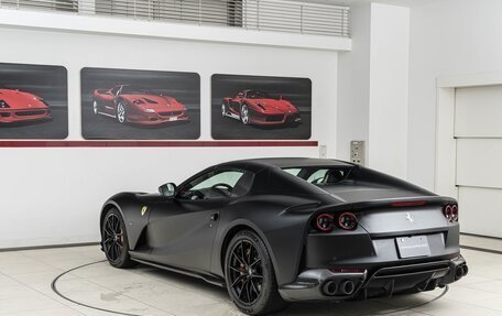 Ferrari 812, 2024 год, 48 900 000 рублей, 8 фотография