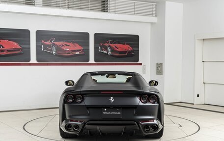 Ferrari 812, 2024 год, 48 900 000 рублей, 9 фотография