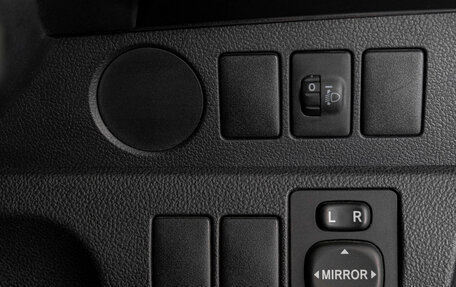 Toyota Ractis II, 2011 год, 949 000 рублей, 22 фотография