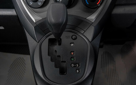 Toyota Ractis II, 2011 год, 949 000 рублей, 21 фотография