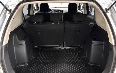 Mitsubishi Outlander III рестайлинг 3, 2013 год, 1 299 000 рублей, 12 фотография