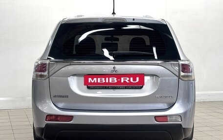 Mitsubishi Outlander III рестайлинг 3, 2013 год, 1 299 000 рублей, 3 фотография