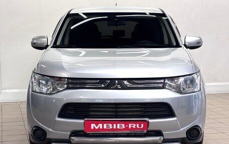 Mitsubishi Outlander III рестайлинг 3, 2013 год, 1 299 000 рублей, 2 фотография