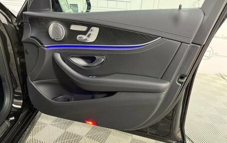 Mercedes-Benz E-Класс, 2021 год, 5 990 000 рублей, 28 фотография