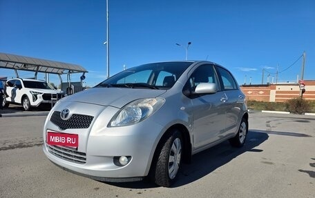 Toyota Yaris III рестайлинг, 2007 год, 750 000 рублей, 1 фотография