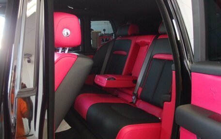 Rolls-Royce Cullinan, 2025 год, 46 700 000 рублей, 15 фотография