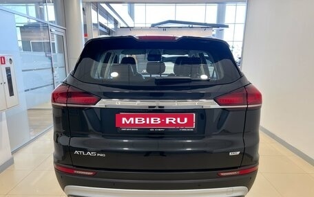 Geely Atlas, 2023 год, 2 200 000 рублей, 5 фотография