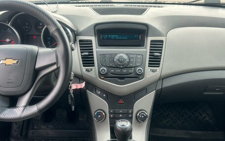 Chevrolet Cruze II, 2010 год, 565 000 рублей, 15 фотография