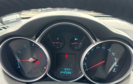 Chevrolet Cruze II, 2010 год, 565 000 рублей, 9 фотография