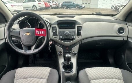 Chevrolet Cruze II, 2010 год, 565 000 рублей, 10 фотография