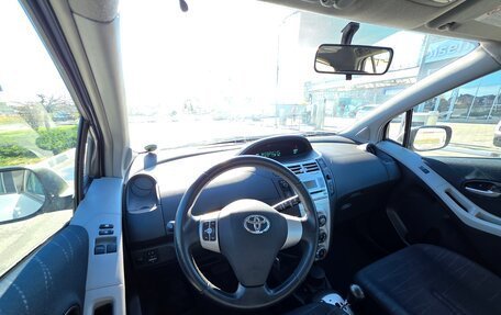 Toyota Yaris III рестайлинг, 2007 год, 750 000 рублей, 10 фотография