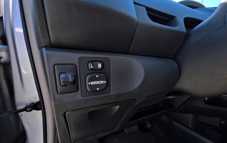 Toyota Yaris III рестайлинг, 2007 год, 750 000 рублей, 9 фотография