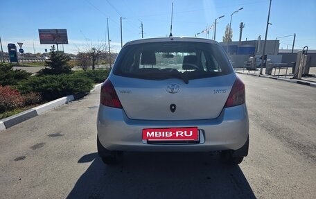 Toyota Yaris III рестайлинг, 2007 год, 750 000 рублей, 4 фотография