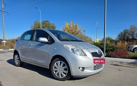 Toyota Yaris III рестайлинг, 2007 год, 750 000 рублей, 2 фотография