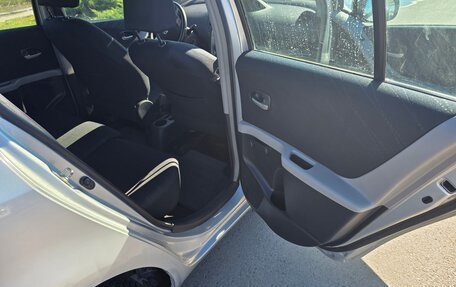 Toyota Yaris III рестайлинг, 2007 год, 750 000 рублей, 13 фотография