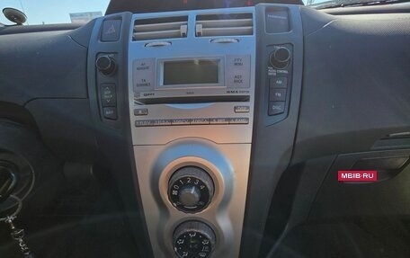 Toyota Yaris III рестайлинг, 2007 год, 750 000 рублей, 16 фотография