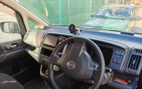 Nissan Serena III, 2010 год, 880 000 рублей, 7 фотография