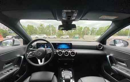 Mercedes-Benz A-Класс, 2021 год, 2 000 000 рублей, 8 фотография