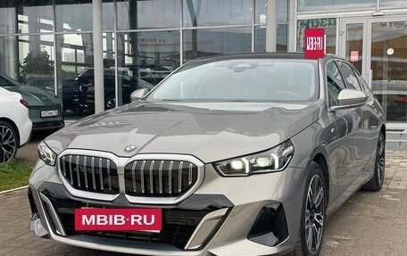 BMW 5 серия, 2024 год, 5 990 000 рублей, 2 фотография