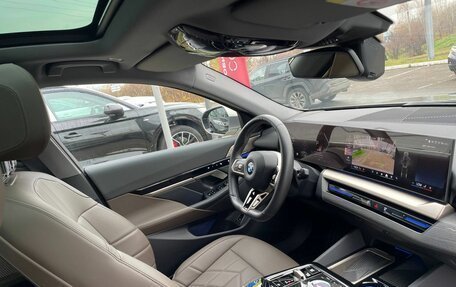 BMW 5 серия, 2024 год, 5 990 000 рублей, 23 фотография