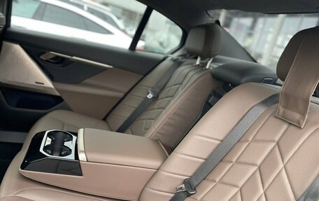 BMW 5 серия, 2024 год, 5 990 000 рублей, 28 фотография