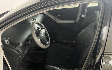 Toyota Yaris III рестайлинг, 2006 год, 600 000 рублей, 9 фотография