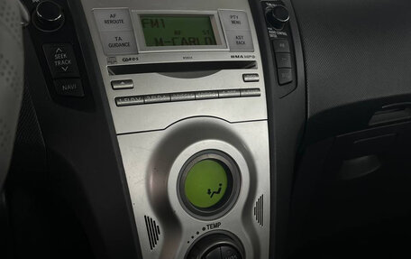 Toyota Yaris III рестайлинг, 2006 год, 600 000 рублей, 12 фотография