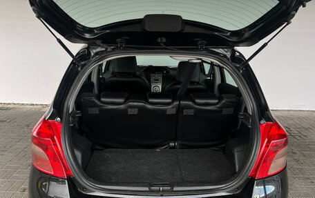 Toyota Yaris III рестайлинг, 2006 год, 600 000 рублей, 21 фотография