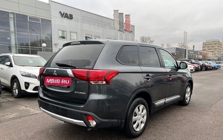 Mitsubishi Outlander III рестайлинг 3, 2018 год, 1 399 000 рублей, 3 фотография